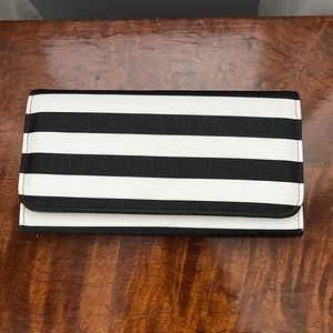 KUT from the Kloth new Wallet Women's
Stripe Black White